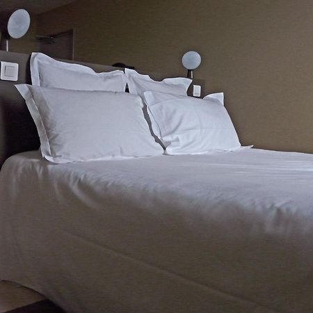 Hotel Courtille De Solutre Eksteriør bilde