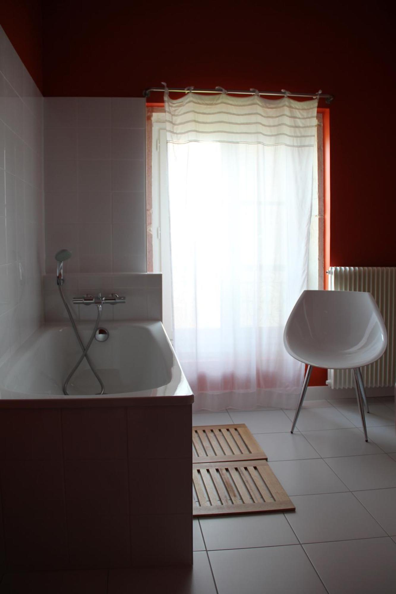 Hotel Courtille De Solutre Eksteriør bilde