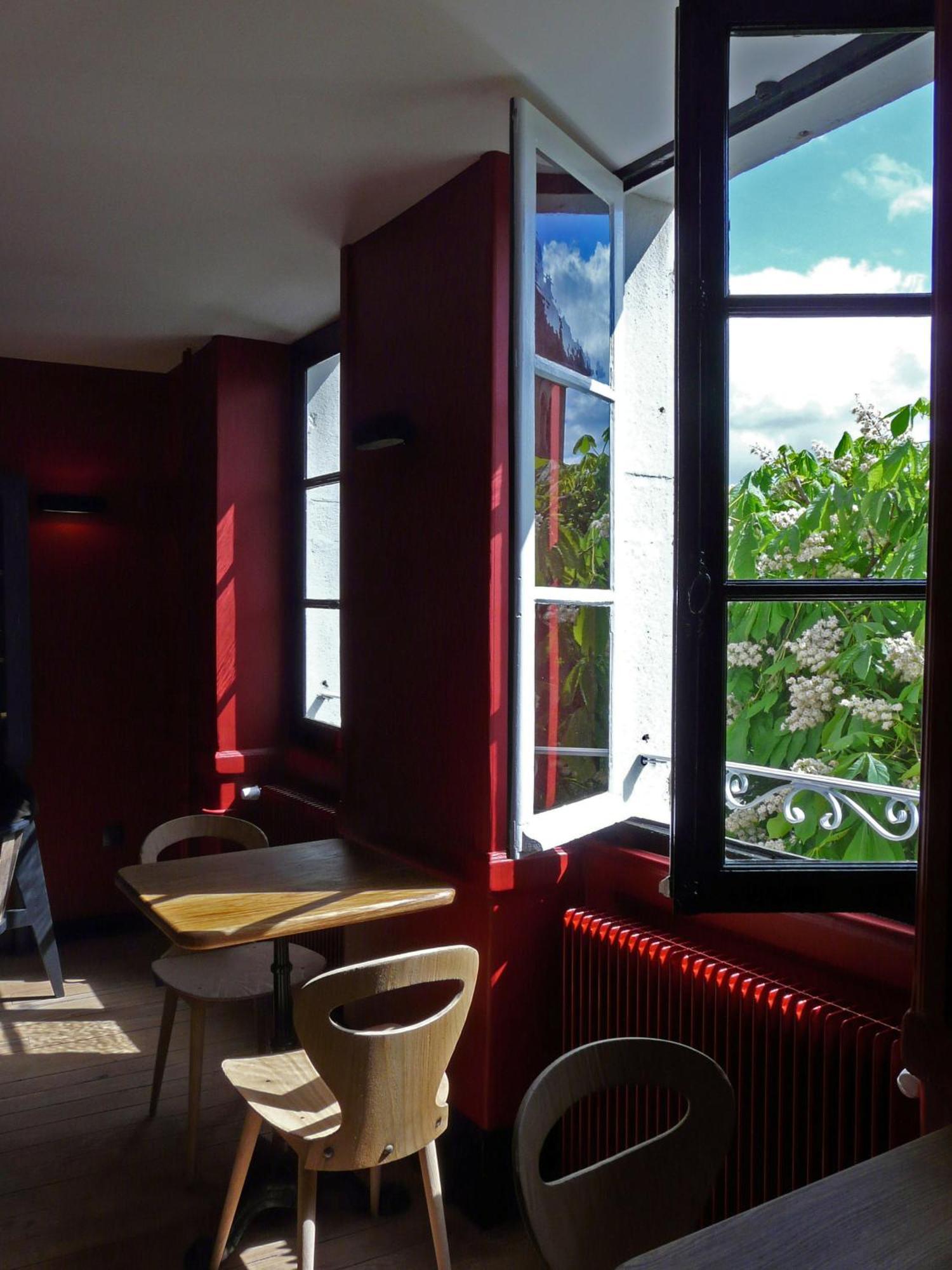 Hotel Courtille De Solutre Eksteriør bilde