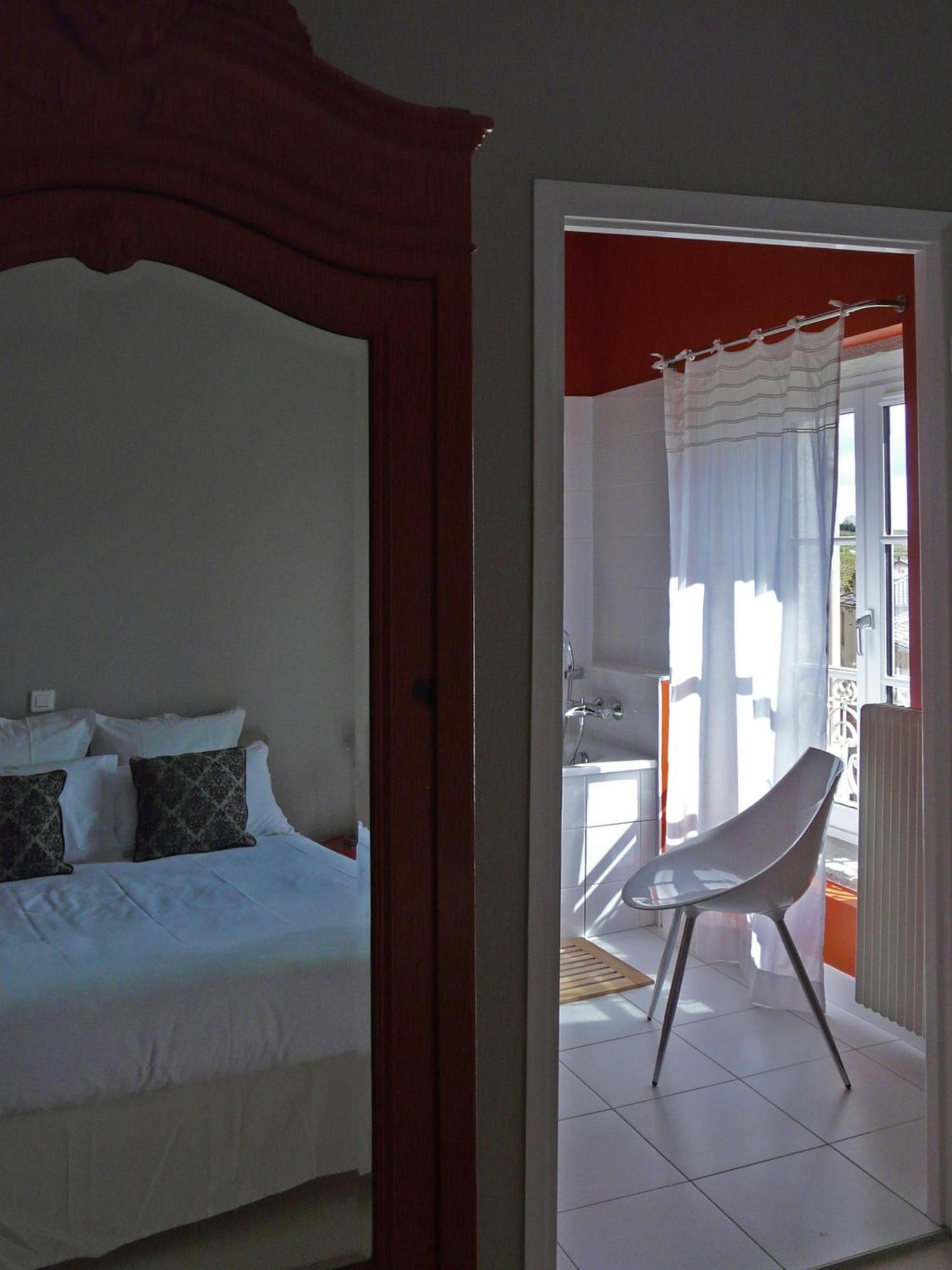 Hotel Courtille De Solutre Eksteriør bilde