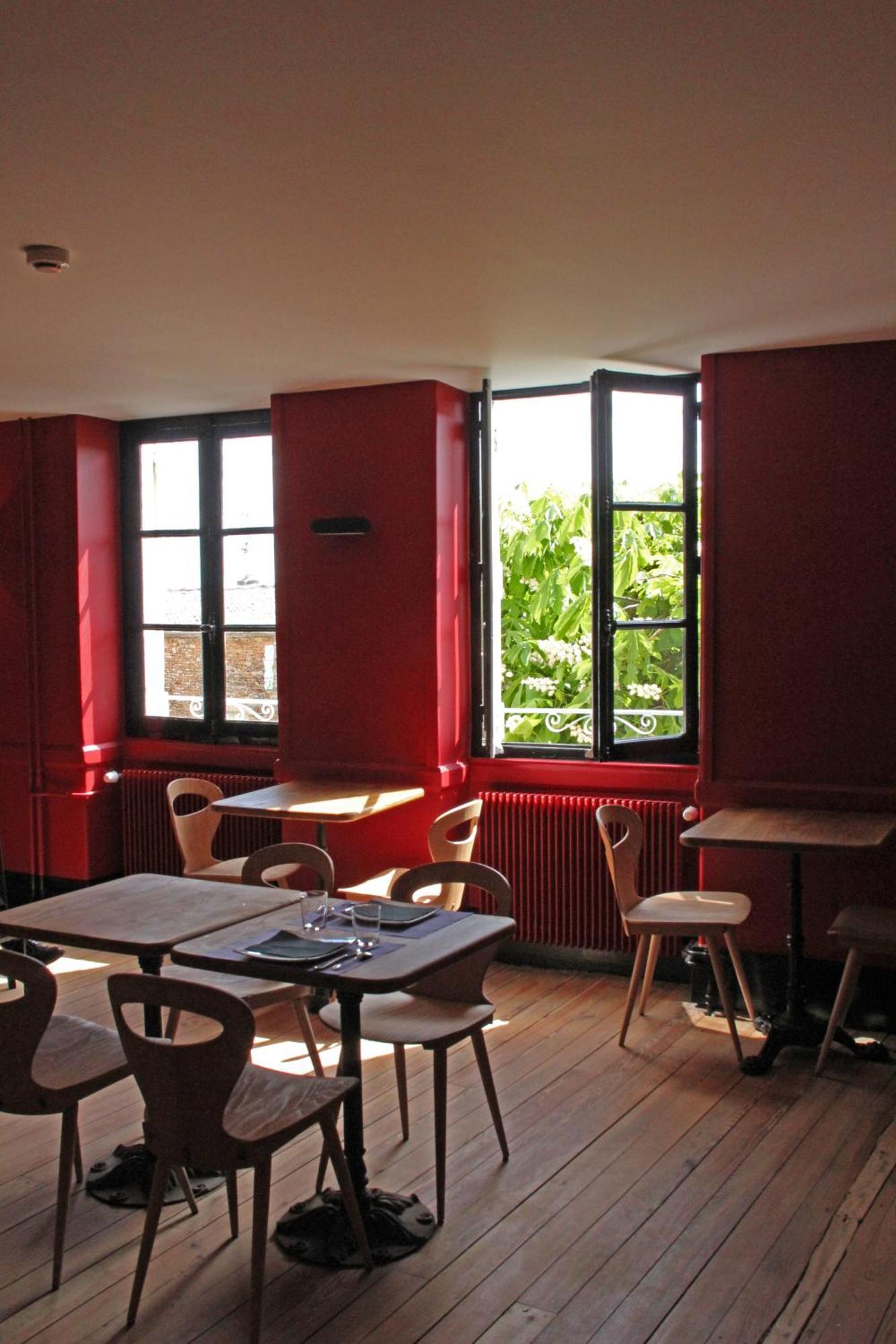 Hotel Courtille De Solutre Eksteriør bilde